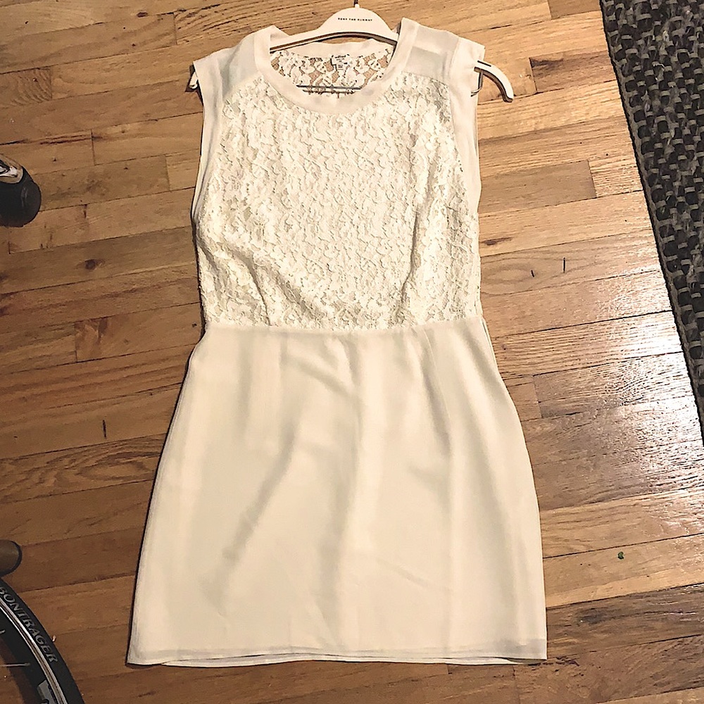 Aritzia Wilfred Dress in Ivory, Size 6. Excellent Condition.
